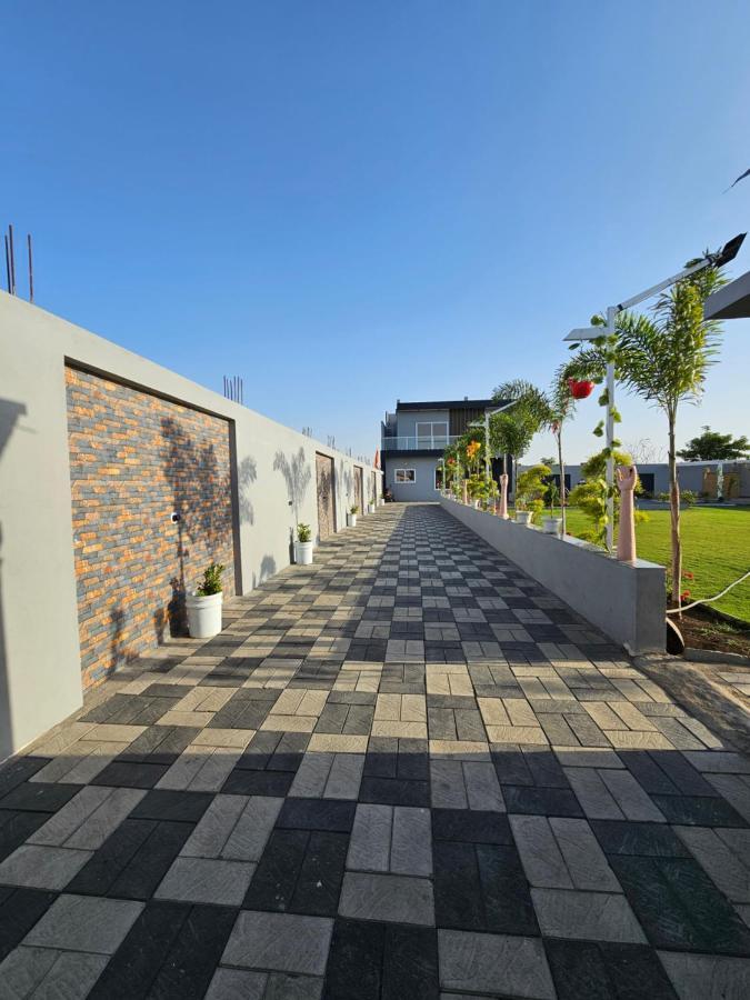 우자인 Shree Ambe Farmhouse 빌라 외부 사진