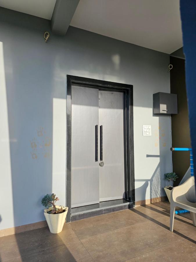 우자인 Shree Ambe Farmhouse 빌라 외부 사진